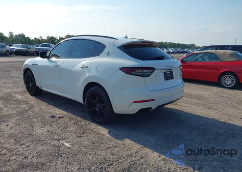 2022 Maserati Levante Gt из США, поврежденный, VIN ZN661XUAXNX394784